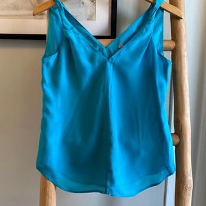 Banana Republic turquoise silk top. In size 0P. Excellent condition